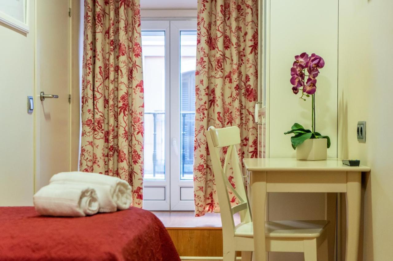 Hostal Matheu Madrid Exteriér fotografie